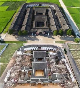 “客家第一祠”福建省龙岩市上杭县官田李氏大宗祠受特大暴雨袭击,发生大面积坍塌。_刘氏家族